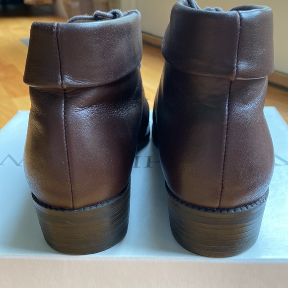 Boots - Picture 4 of 6